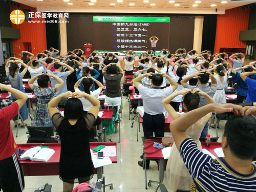學(xué)員積極參與課堂互動，現(xiàn)場反響非常強(qiáng)烈