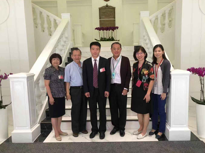 國家中醫(yī)藥管理局中醫(yī)師資格認(rèn)證中心考試顧問團應(yīng)邀出訪新加坡